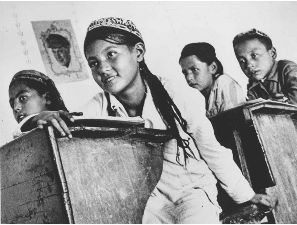 In School. Uzbek SSR. 1930ies.
Photo by Max Penson.  